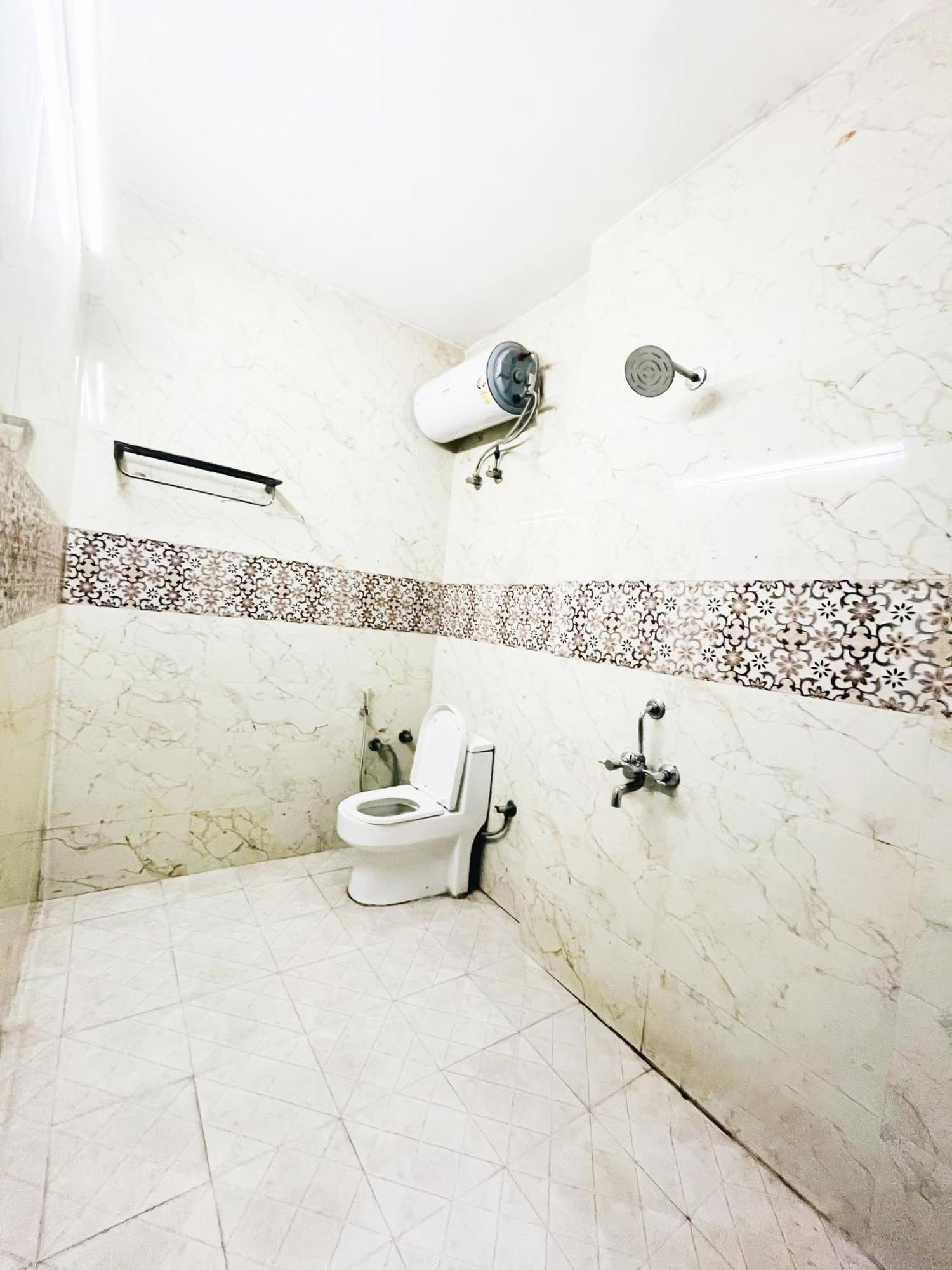 Tom & Jerry - 10 Mins From Nizamuddin Railway Station New Delhi
